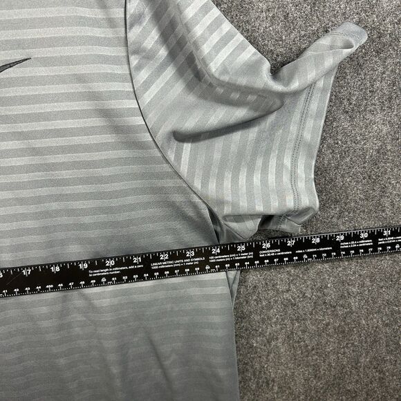 Nike Essential Emboss Polo Shirt Men’s XXL Gray Striped Dri-Fit Golf Performance - Picture 7 of 10